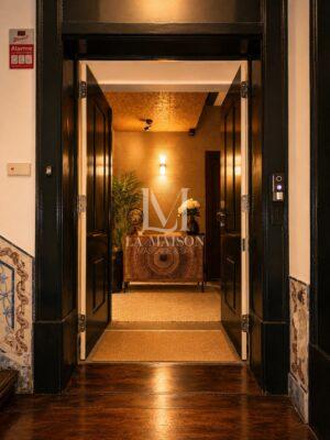 Entrada e recepção de luxo no La Maison Spa