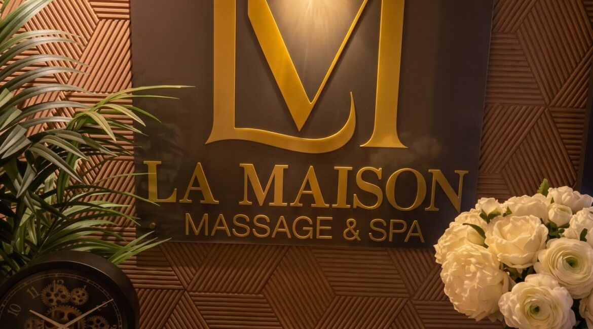 Reception Desk Entrance at La Maison Spa Lisboa